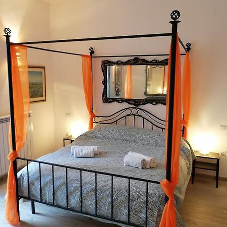 Love Mirrors And Flowers - Affitti Brevi Italia Apartment บารี ภายนอก รูปภาพ