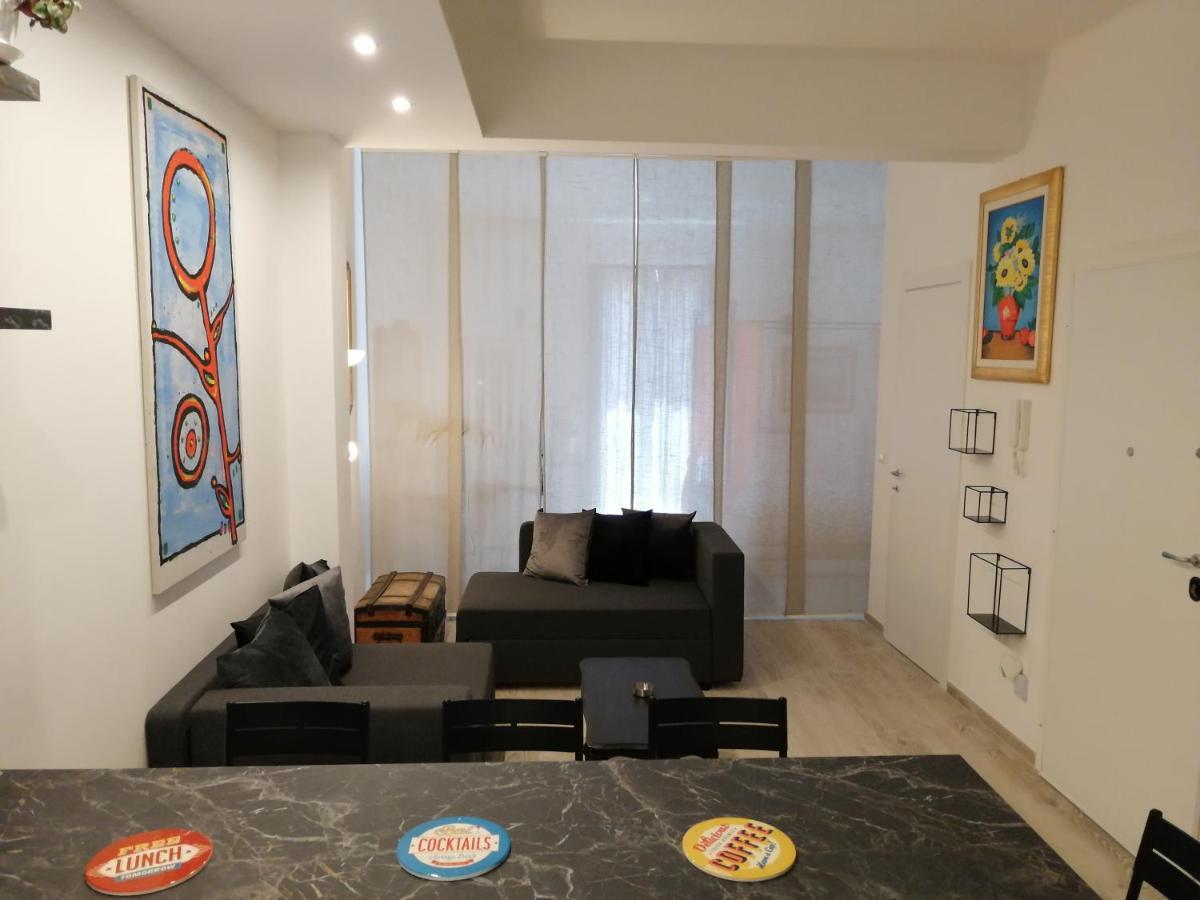 Love Mirrors And Flowers - Affitti Brevi Italia Apartment บารี ภายนอก รูปภาพ