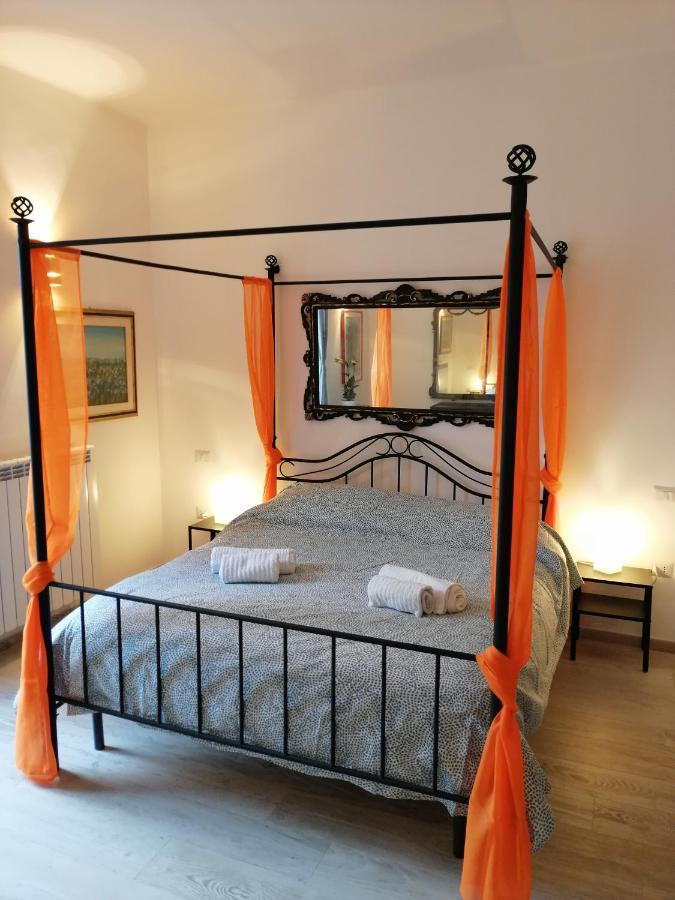 Love Mirrors And Flowers - Affitti Brevi Italia Apartment บารี ภายนอก รูปภาพ